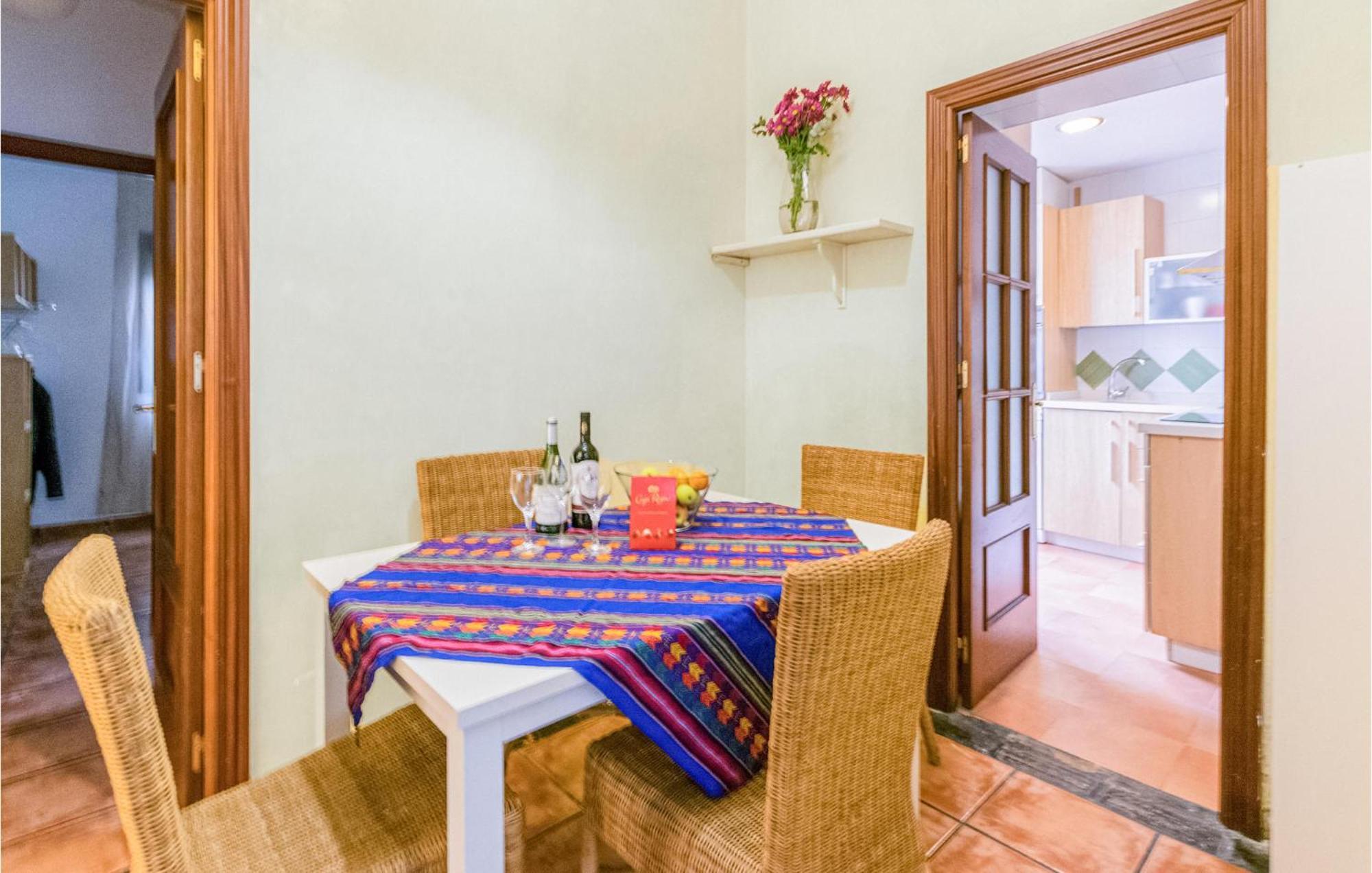 Lovely Apartment In Cordoba With Kitchen Экстерьер фото